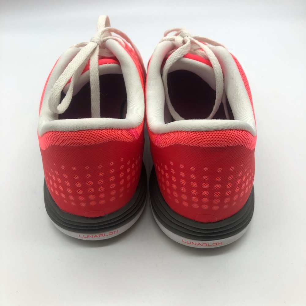 Nike running shoe bright pink size 8.5 - Picture 4 of 5
